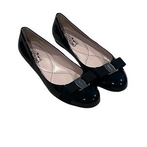Ferragamo Varina bow embellished patent leather we ballet flats size 9 b